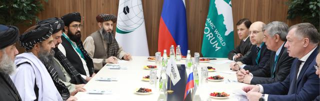 ملا عبدالغني برادر اخوند د کازان د ۱۶م نړیوال اقتصادي فورم په څنډه کې د روسیې د ساختماني او سیمه ییزې پراختیا د چارو له مرستیالې مرات خسنولین سره وکتل.